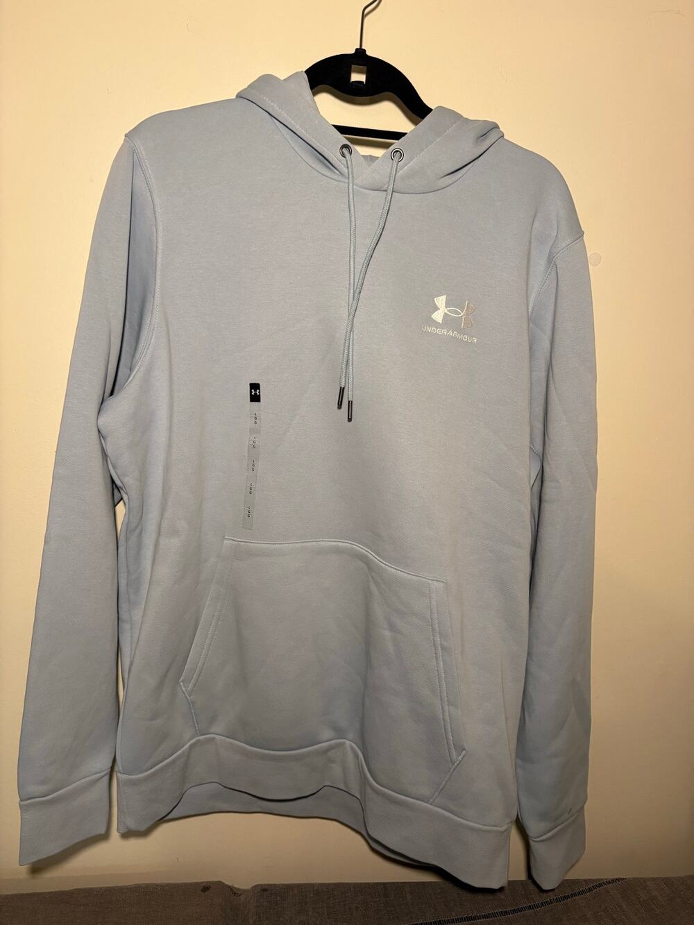 Men’s Under Armour large light blue hoodie with small logo
